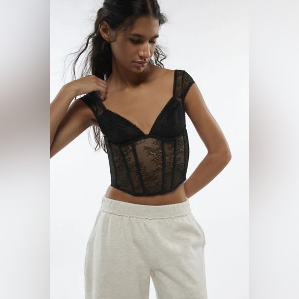 UO Lioness Some Like It Hot Lace Corset - Picture 8 of 8
